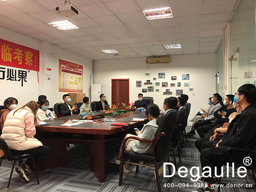 戴高樂<a href='/product/product-0001,0007.shtml' class='keys' title='點(diǎn)擊查看關(guān)于泳池設(shè)備的相關(guān)信息' target='_blank'>泳池設(shè)備</a>廠家