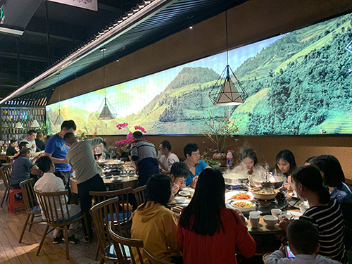 揮手三月，激情四月 戴高樂泳池設(shè)備 這不僅是一個(gè)簡(jiǎn)單的聚餐