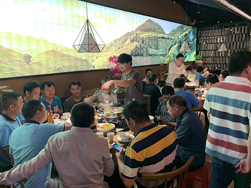 揮手三月，激情四月 戴高樂泳池設(shè)備 這不僅是一個(gè)簡(jiǎn)單的聚餐