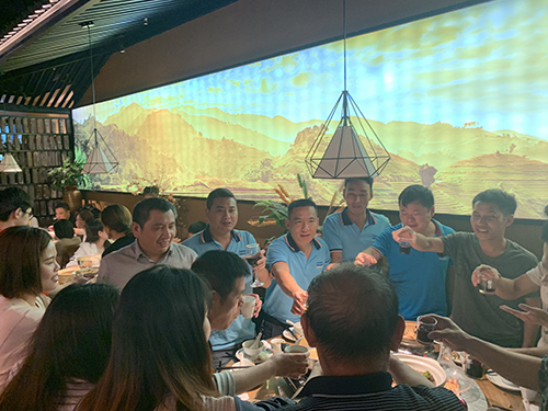 揮手三月，激情四月 戴高樂泳池設(shè)備 這不僅是一個(gè)簡(jiǎn)單的聚餐