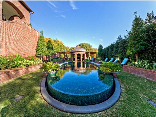 別墅泳池設(shè)計(jì)公司